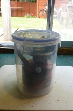 Coleman Feather 442 Dual Fuel Stove -Sierra Designs Shop P1060278