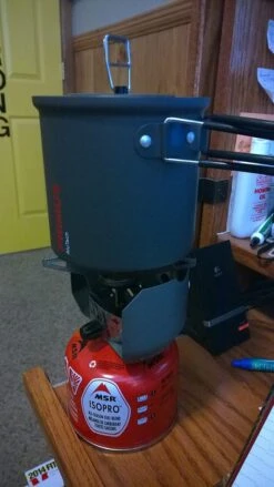 Primus Windscreen -Sierra Designs Shop WP 20140529 14 37 48 Pro