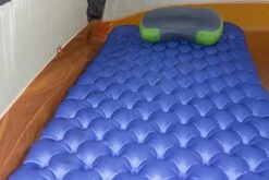 Sea To Summit Comfort Deluxe Insulated Mat -Sierra Designs Shop pillow on pad 2