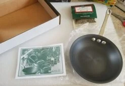 Calphalon #1307 Omelette Pan -Sierra Designs Shop s l500